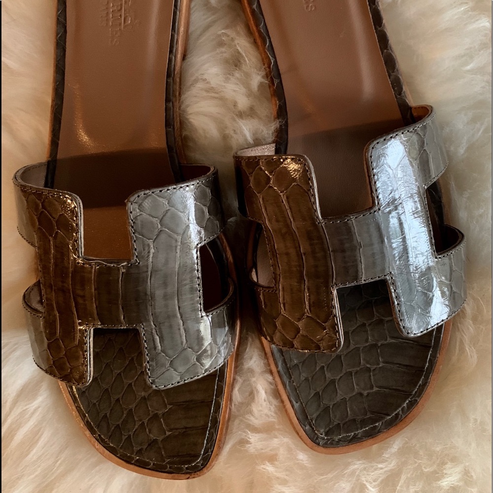 Hermes Grey Sandals Size 38 US 8 !